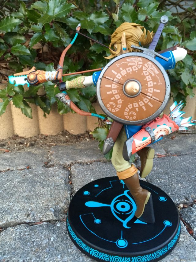 Back of Legend of Zelda BOTW Link Statue by First 4 Figures