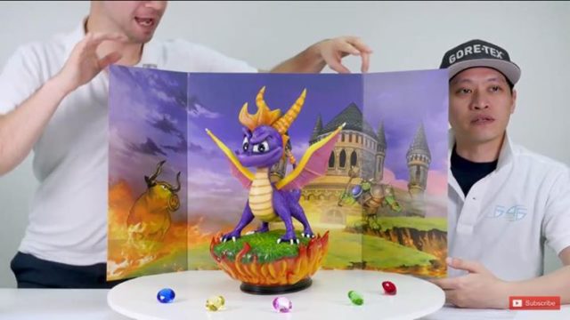 First4Figures Spyro Exclusive Statue with Gems and Backdrop