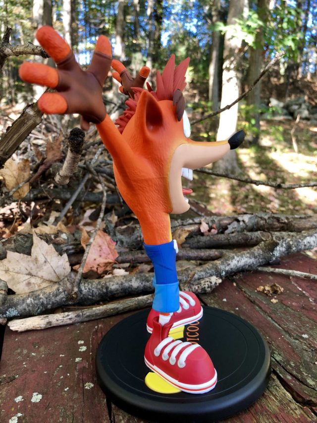 Side View of Seams on Crash Bandicoot Statue First 4 Figures