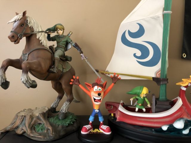 Scale Comparison Photo Exclusive Crash Bandicoot Statue with Zelda Link on Epona