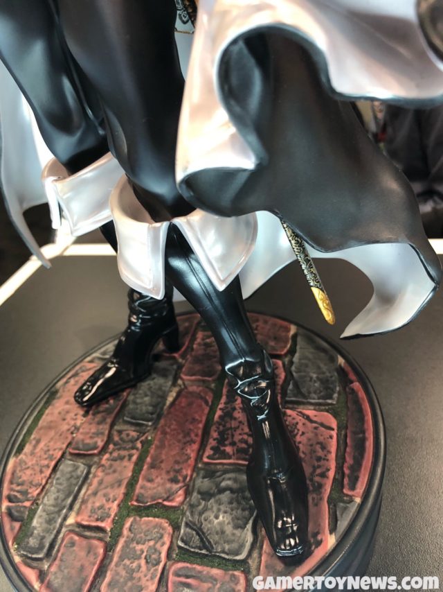 Lower Cape and Boots on Alucard Statue F4F