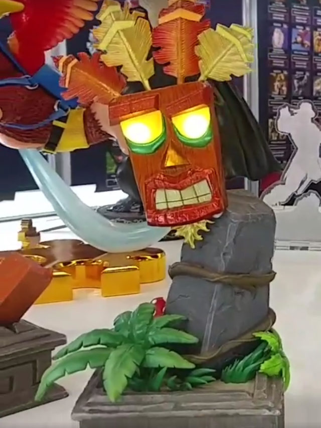 Golden Aku Aku Mask Statue Gamescom 2018 First 4 Figures Crash Bandicoot