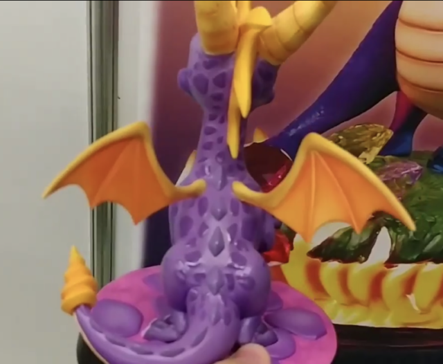 Back of PVC Spyro the Dragon Figure Gamescom 2018