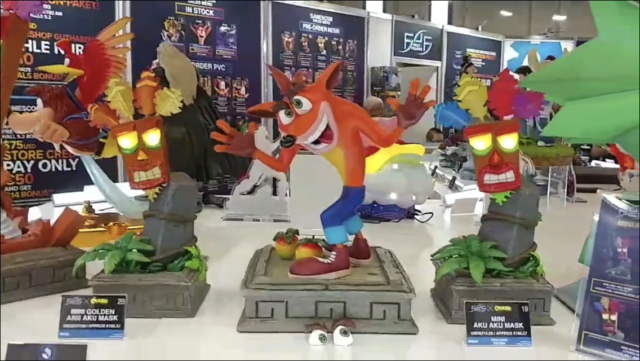 Gamescom 2018 Crash Bandicoot Statue with Aku Aku Masks First 4 Figures