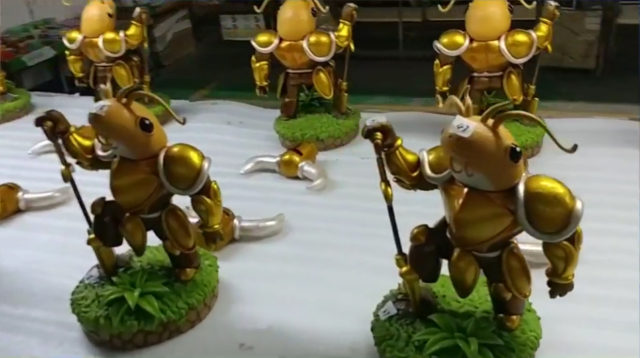 Ornate Plate Shovel Knight Gold Statue on Factory Line First 4 Figures