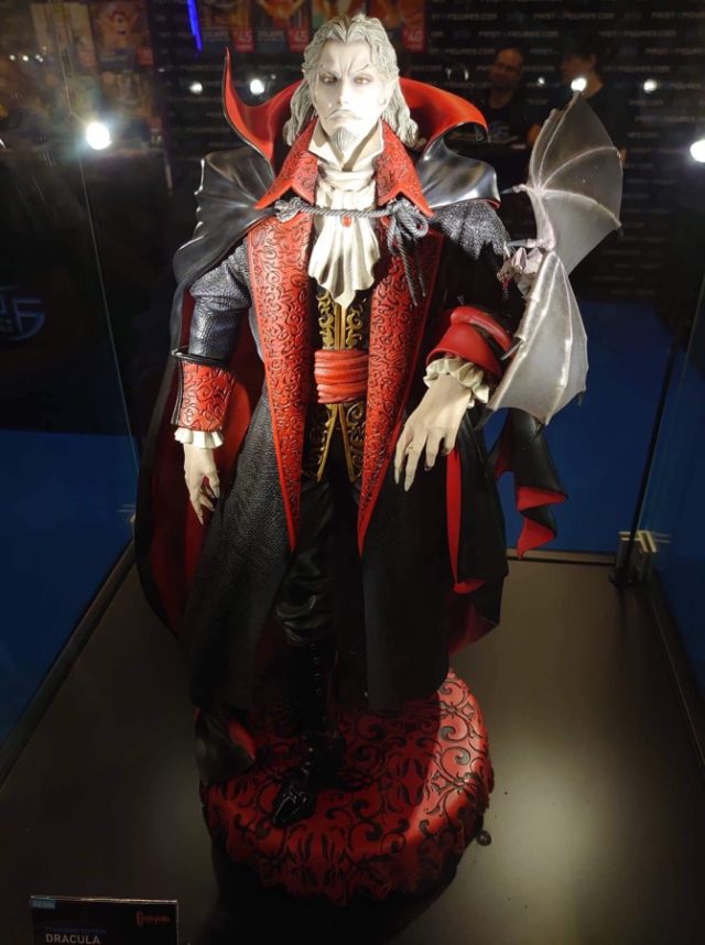 F4F Dracula Statue at Gamescom 2019