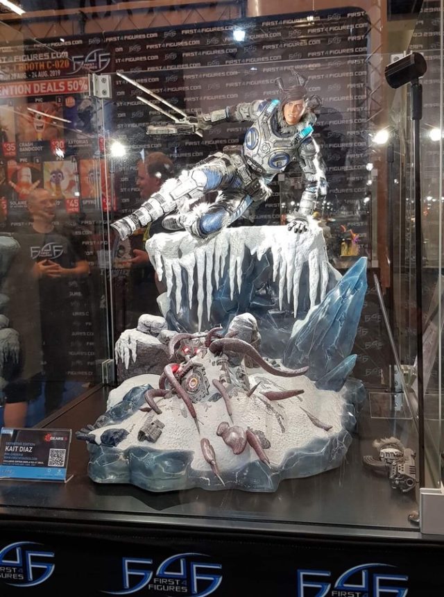 Kait Diaz Statue Gears 5 F4F GamesCom 2019