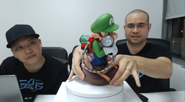 F4F Livestream Luigi's Mansion Flashlight