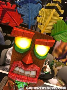 F4F Aku Aku Mask at NYCC 2017